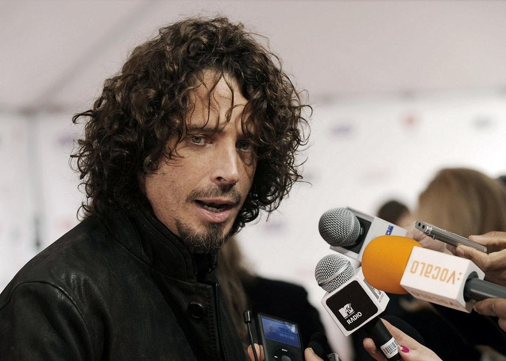 2012-05-zemc599el-zpc49bvc3a1k-chris-cornell-5.jpg