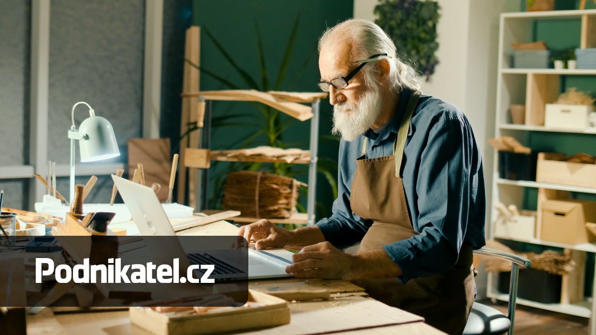 Pracujícím důchodcům se zas bude zvyšovat penze, sleva na pojistném jim navíc zůstane