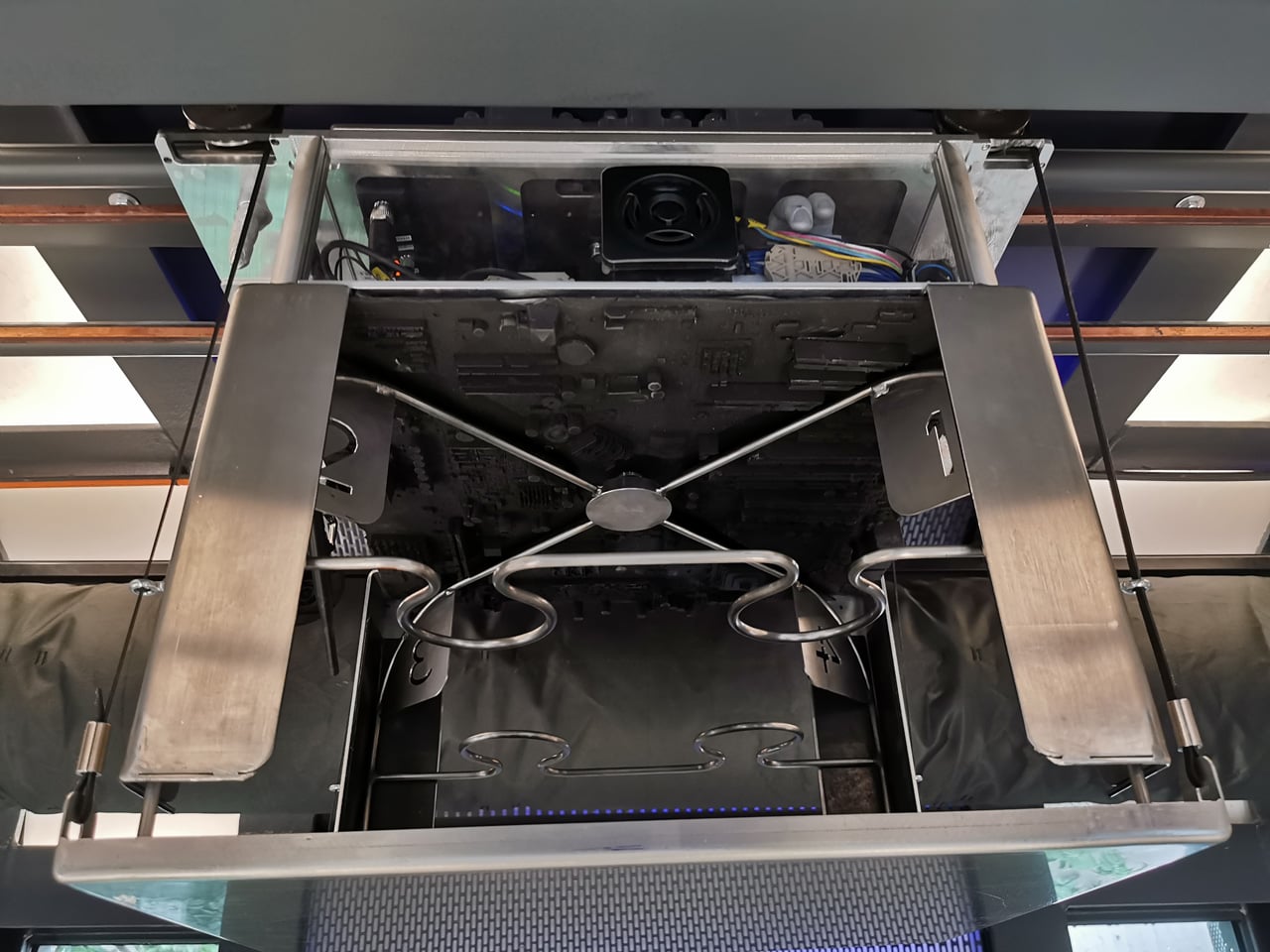 Cyberdog: robotická vinárna v Praze v Nových Butovicích