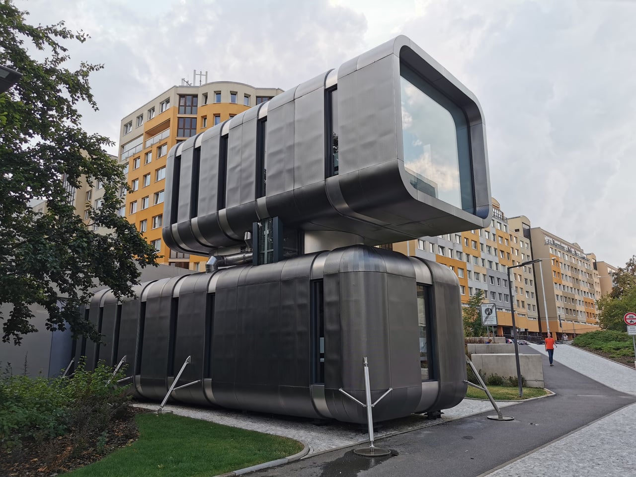 Cyberdog: robotická vinárna v Praze v Nových Butovicích