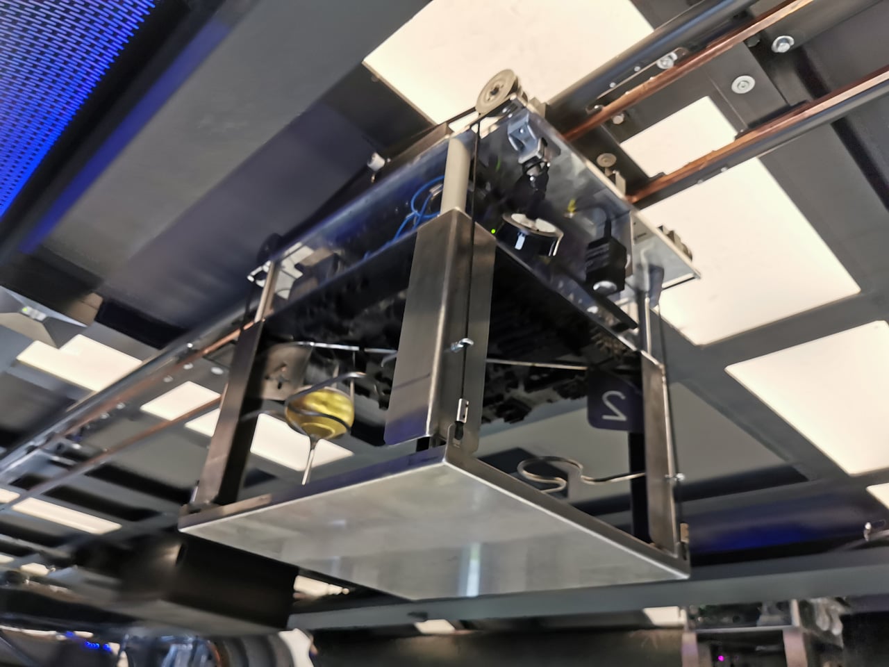 Cyberdog: robotická vinárna v Praze v Nových Butovicích