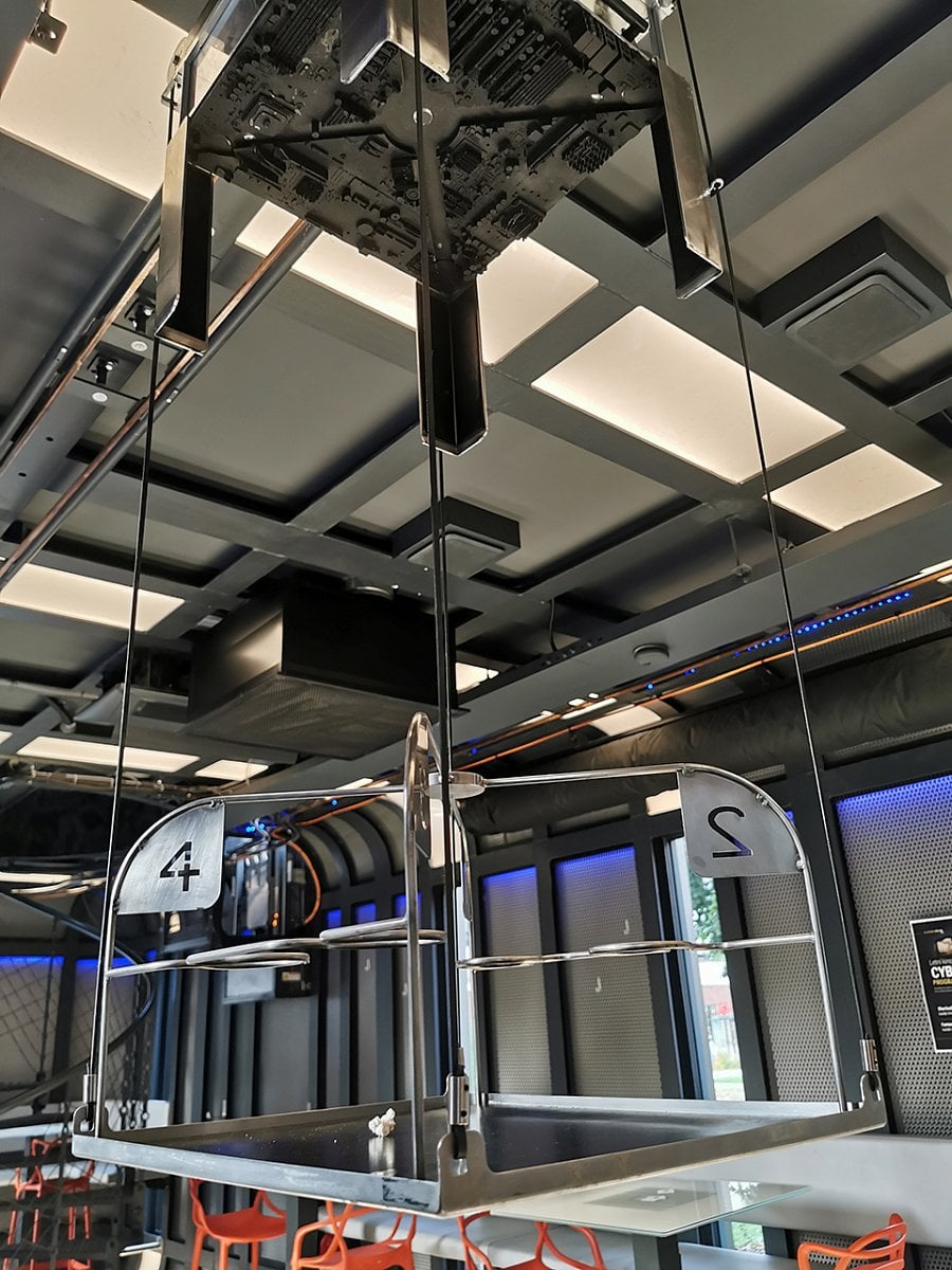 Cyberdog: robotická vinárna v Praze v Nových Butovicích