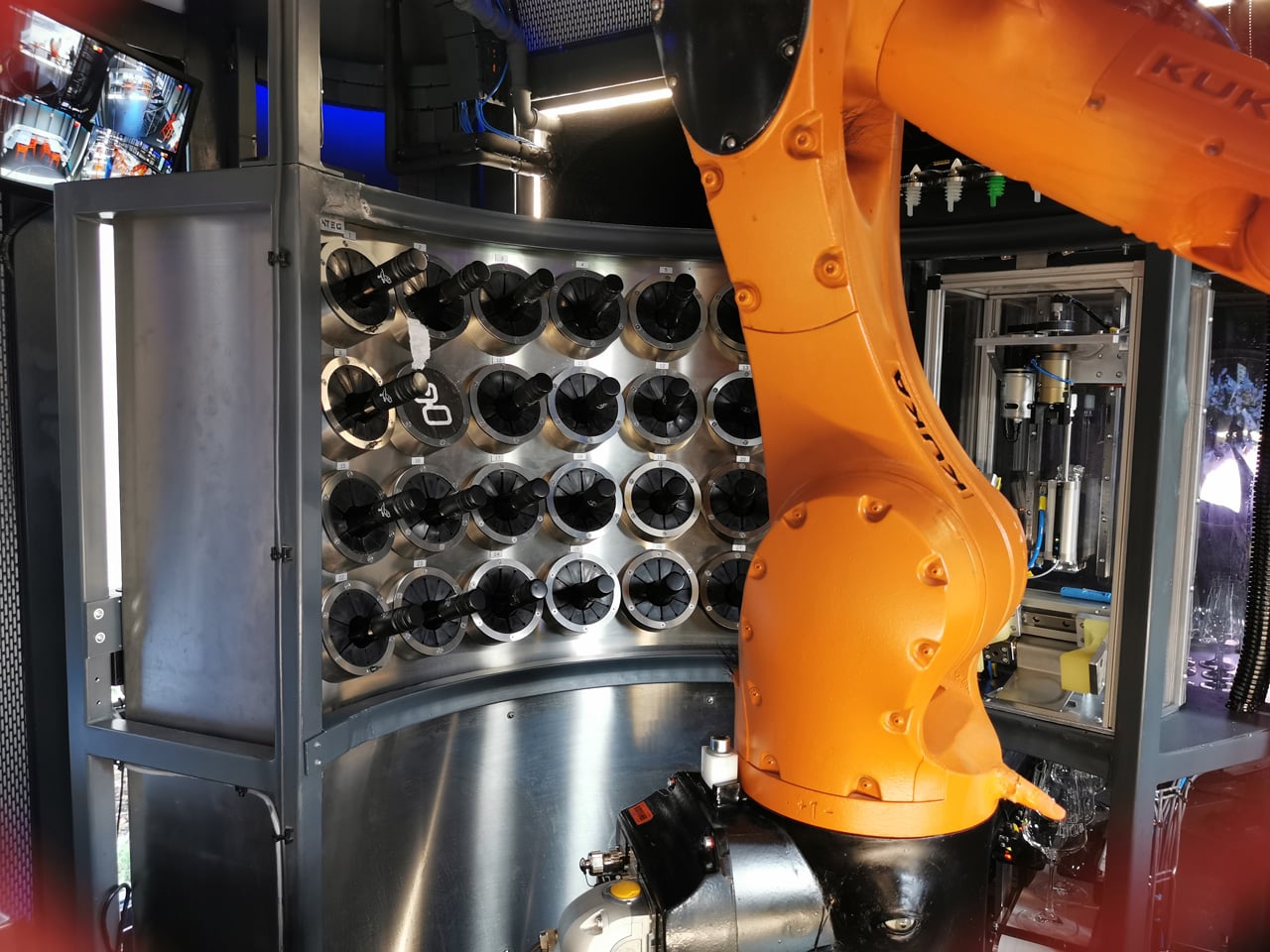 Cyberdog: robotická vinárna v Praze v Nových Butovicích