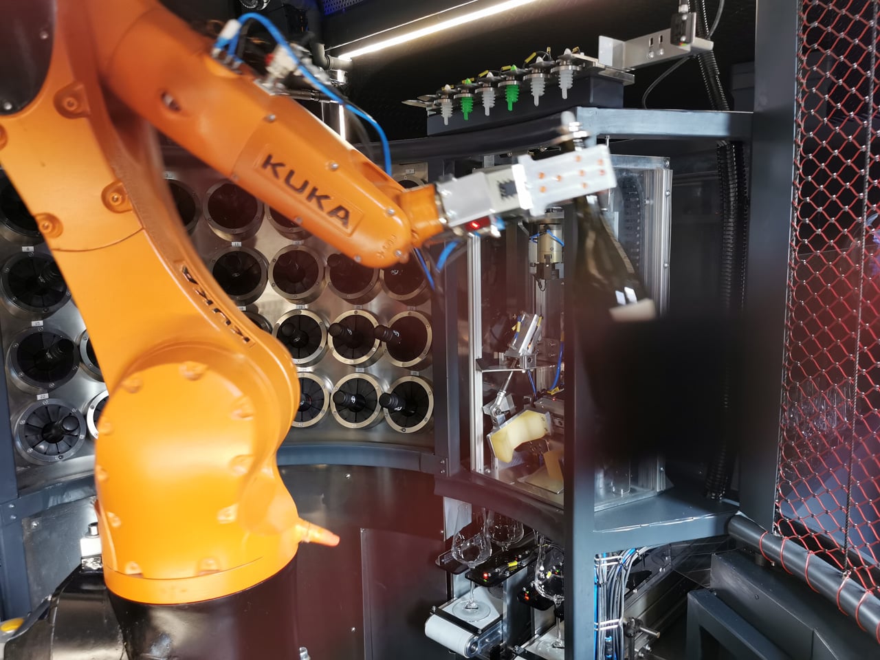 Cyberdog: robotická vinárna v Praze v Nových Butovicích