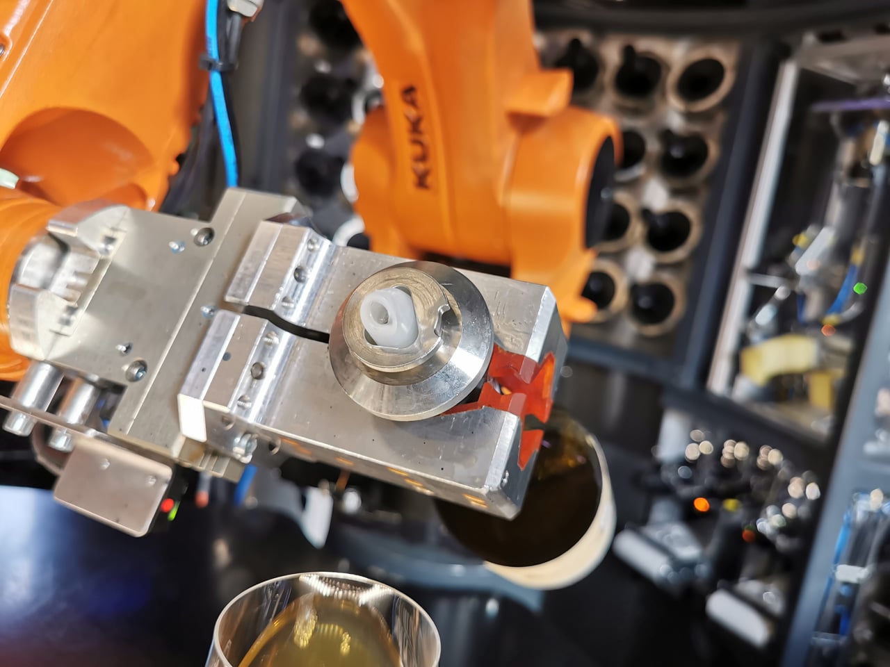 Cyberdog: robotická vinárna v Praze v Nových Butovicích