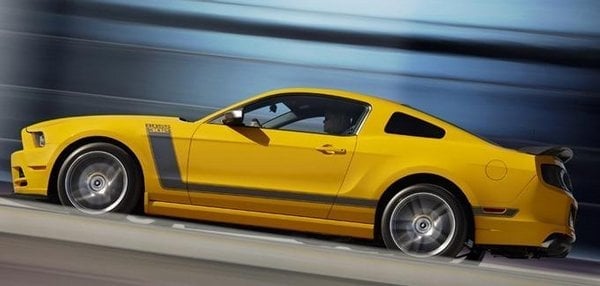 2010-10-ford-mustang-3.jpg