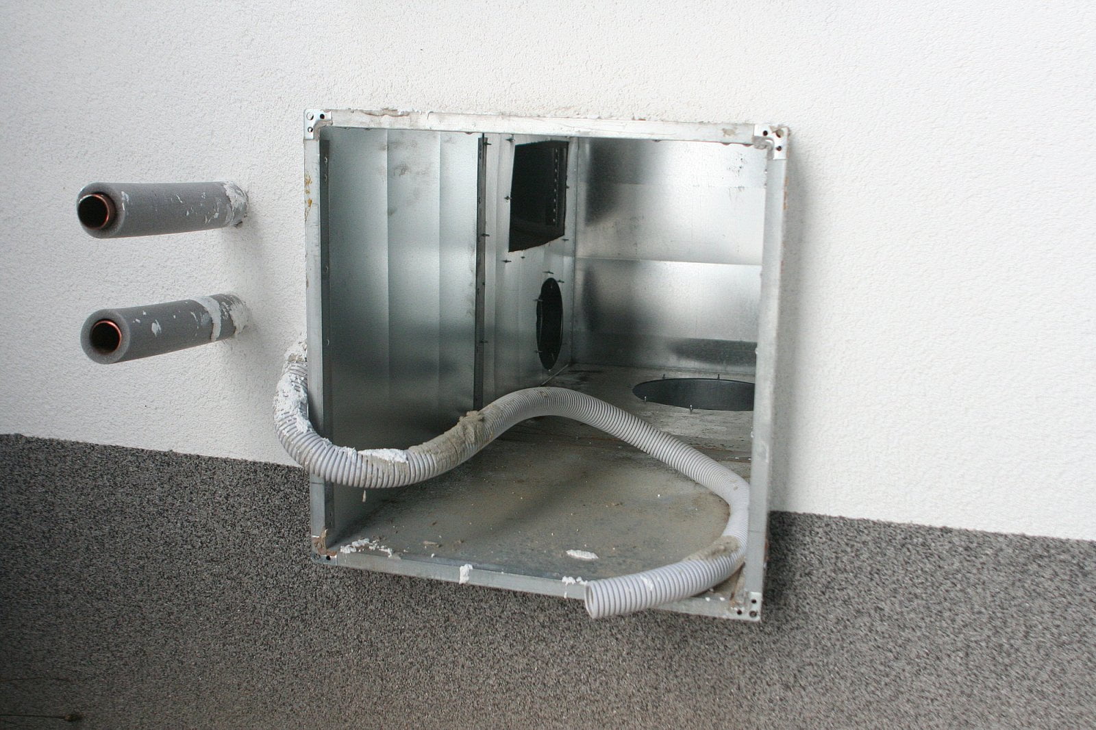 Wedos stavba olejového datacentra