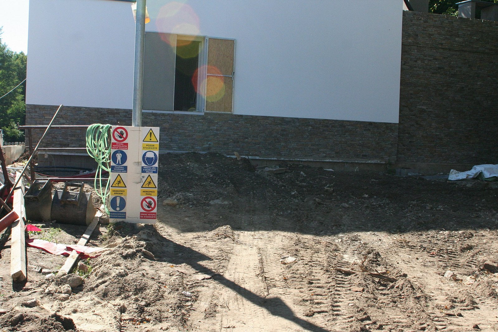 Wedos stavba olejového datacentra