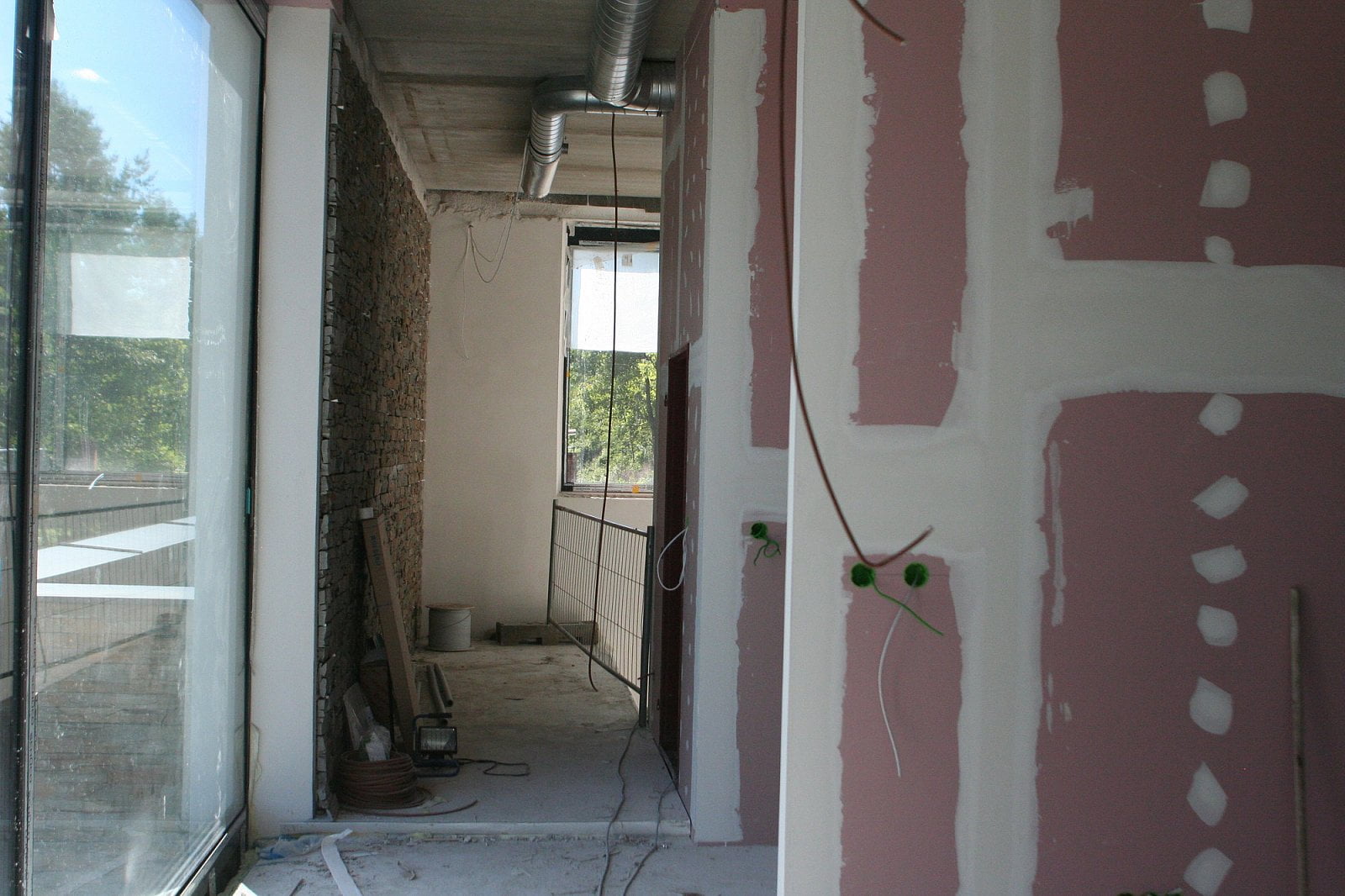 Wedos stavba olejového datacentra