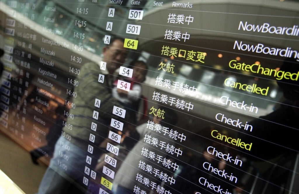 2014-04-boeingy-dreamliner-sedc3ad-na-zemi-v-usa-i-jinc3bdch-zem