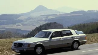 Náhledový obrázek - Hvězdná moderna: Mercedes-Benz W126