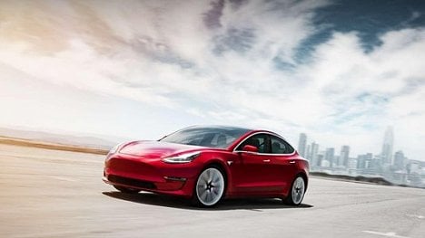 Náhledový obrázek - Tesla je konečně v plusu. O Model 3 je zájem