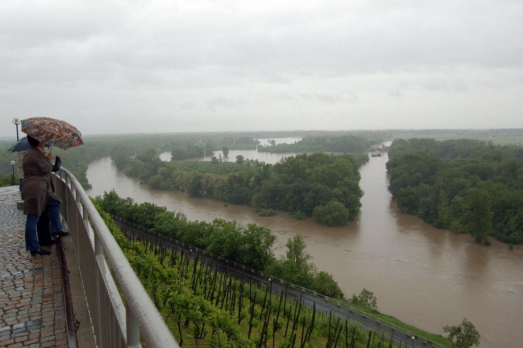 2018-01-povodnc49b-v-c48dechc3a1ch-voda-stc3a1le-stoupc3a1-17.jp