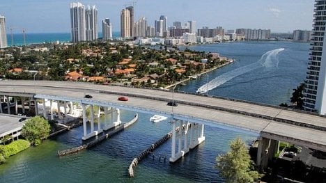 Náhledový obrázek - Obyvatele Floridy straší voda. Bohatí se stěhují výš a dál