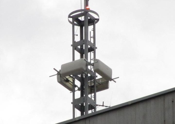 Technici Digital Broadcasting provedli na přelomu června a července otočení polarizace antén na vysílači z horizontální na vertikální, ovšem antény doslova otočili.