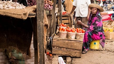 Náhledový obrázek - Afrika chutná nejlíp z rukou místních