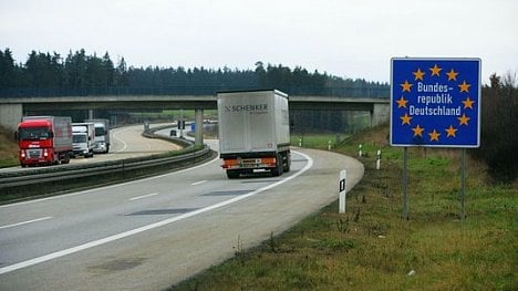 Náhledový obrázek - Německo zintenzivní kontroly u všech svých hranic. Posílí namátkové kontroly vozů