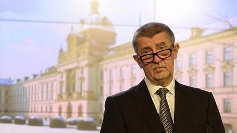 Náhledový obrázek - Centrální nákup státu nefunguje, tvrdí NKÚ. Ministerstvo financí Babišův systém brání