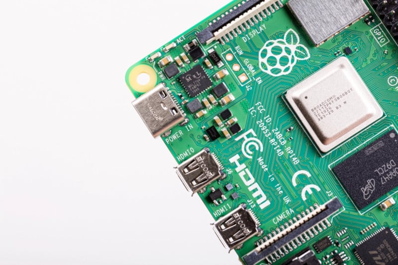 Rok po vydání Raspberry Pi 4 je tu nová verze s 8 GB paměti.