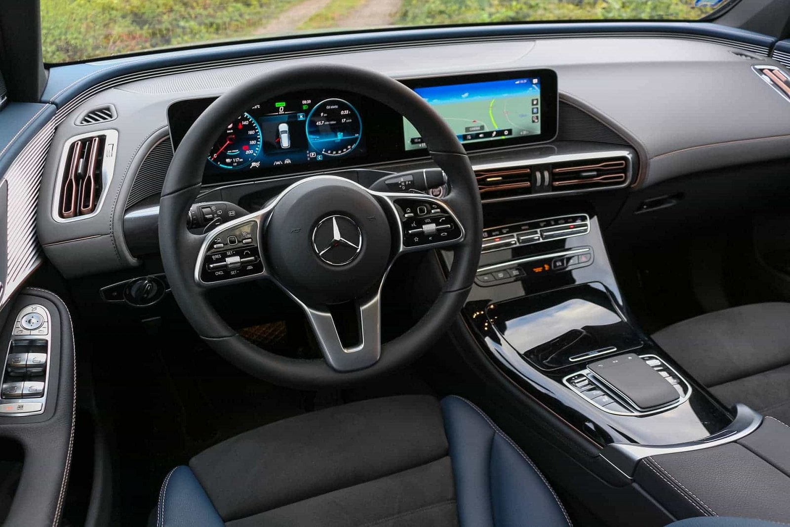 2019-10-Mercedes-Benz-EQC-400-4Matic-26-1.jpg