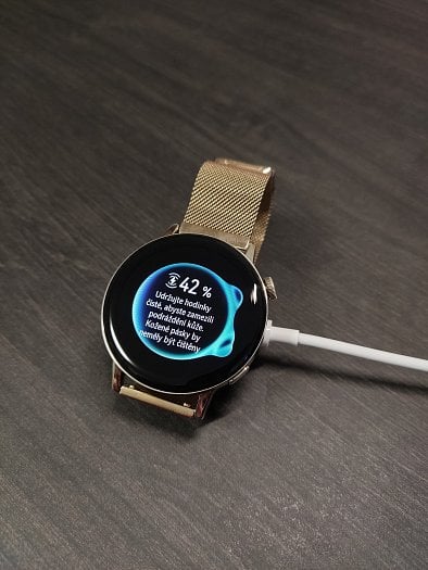 Nabíjení hodinek Huawei Watch GT 3 magnetickým Qi dockem