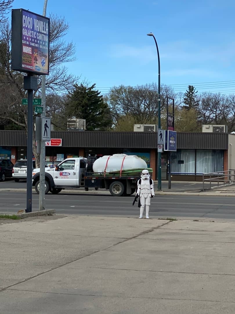 2020-05-Stormtrooper-zatčen-obr2-foto-Bradley-Whalen.jpg