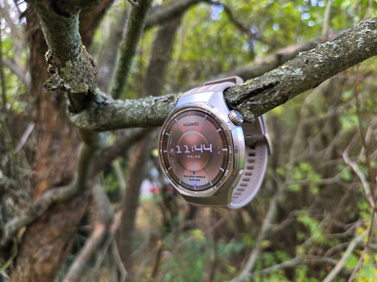 Huawei Watch GT 6 Pro vzhled