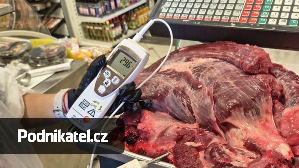 Skandál v Brně: V prodejně hnilo 200 kilo masa, část zřejmě z černých porážek