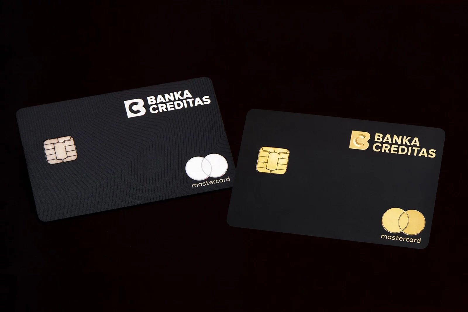 Keramická a kovová karta od Banky CREDITAS