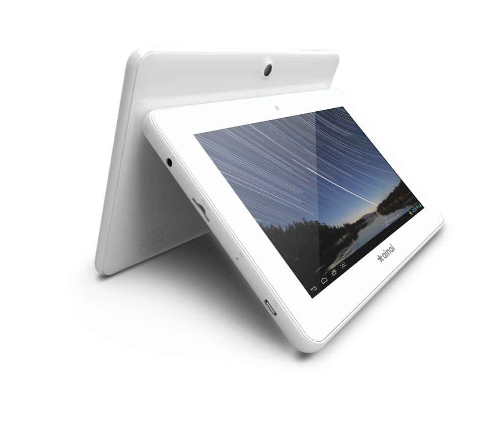 Dvoujádrový tablet, u kterého už výrobce počítá s operačním systémem Android ve verzi 4.2. Procesory pracují na frekvenci 1,2 GHz, z další výbavy zmíníme 1 GB operační paměti nebo displej s úhlopříčkou 7“ a rozlišením 800 × 480 bodů.