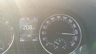 Náhledový obrázek - Zvládne Škoda Fabia s litrovým tříválcem víc než 200 km/h? Ano, a nemá s tím problém