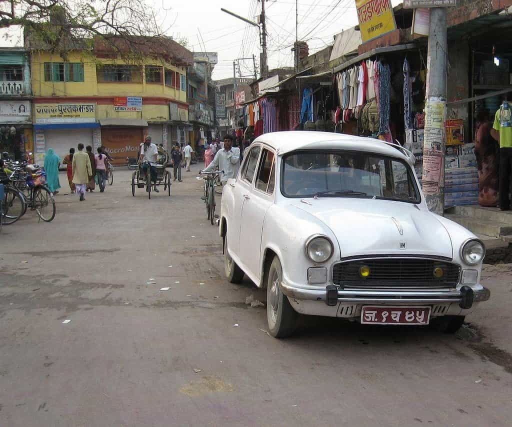 2013-02-hindustan-ambassador.jpg