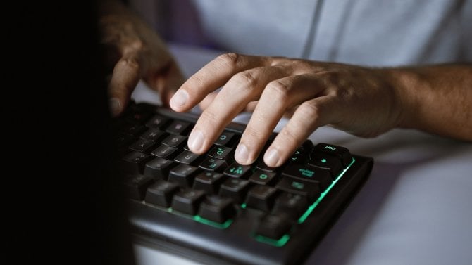 Klíčová slova „auto“ a „typeof“ v C23
