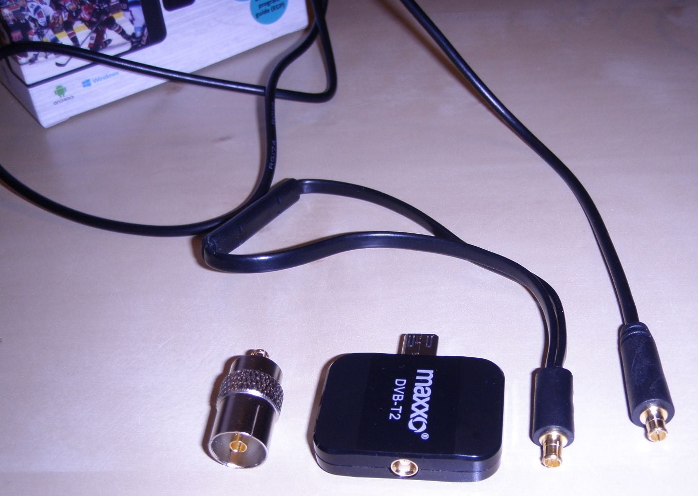 Maxxo T2 mobile - obsah balení