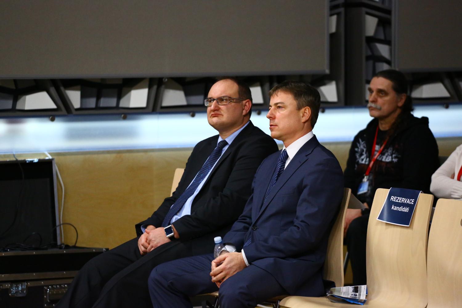 Zbývající dva kandidáti sledují koncepci Tomáše Němečka: Jakub Končelík a Michael Kralert.