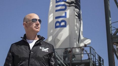 Náhledový obrázek - Musk chce na Mars, Bezos na Měsíc. Zakladatel Amazonu tam vybuduje základnu