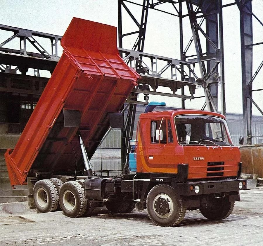 Retro: Tatra 815