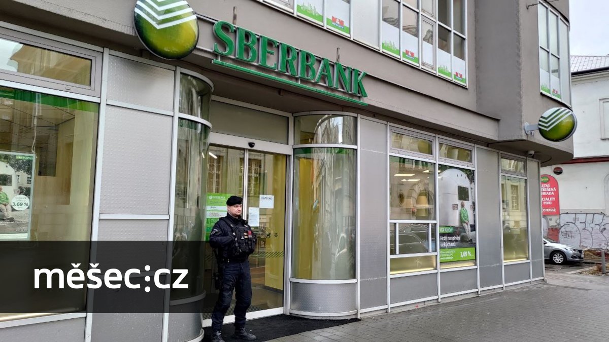 Výplata peněz ze zkrachovalé Sberbank čeká na souhlas soudu. Věřitelé je mohou dostat do konce roku