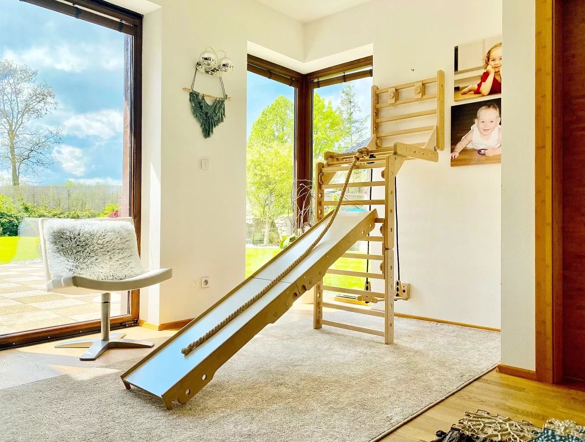 Dětské prolézačky a stavebnicový nábytek od firmy Antonie Emma