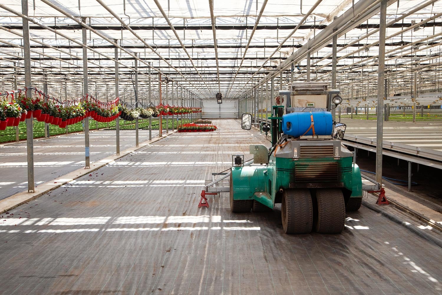 Stroje, roboti, moderní technologie jsou ve společnostech holdingu G´s CZECH na každém kroku. Díky nim podnik v ČR funguje jen se 200 kmenovými zaměstnanci.