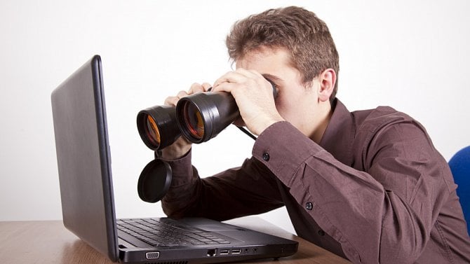 počítač, hledání, muž u počítače