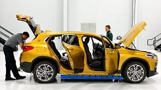 Náhledový obrázek - BMW X2 v testech IIHS neobstálo kvůli hlavovým opěrkám. Druhý pokus proběhne v září