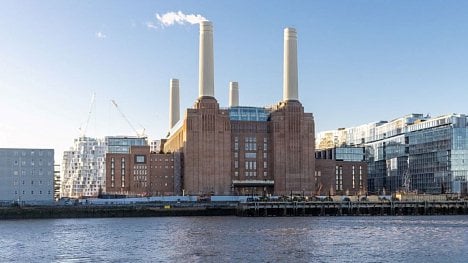 Náhledový obrázek - V Londýně otevřou zrekonstruovanou elektrárnu Battersea. Legendární budova nabídne byty, restaurace i kanceláře Applu