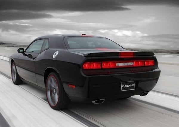 2010-12-dodge-challenger-2.jpg
