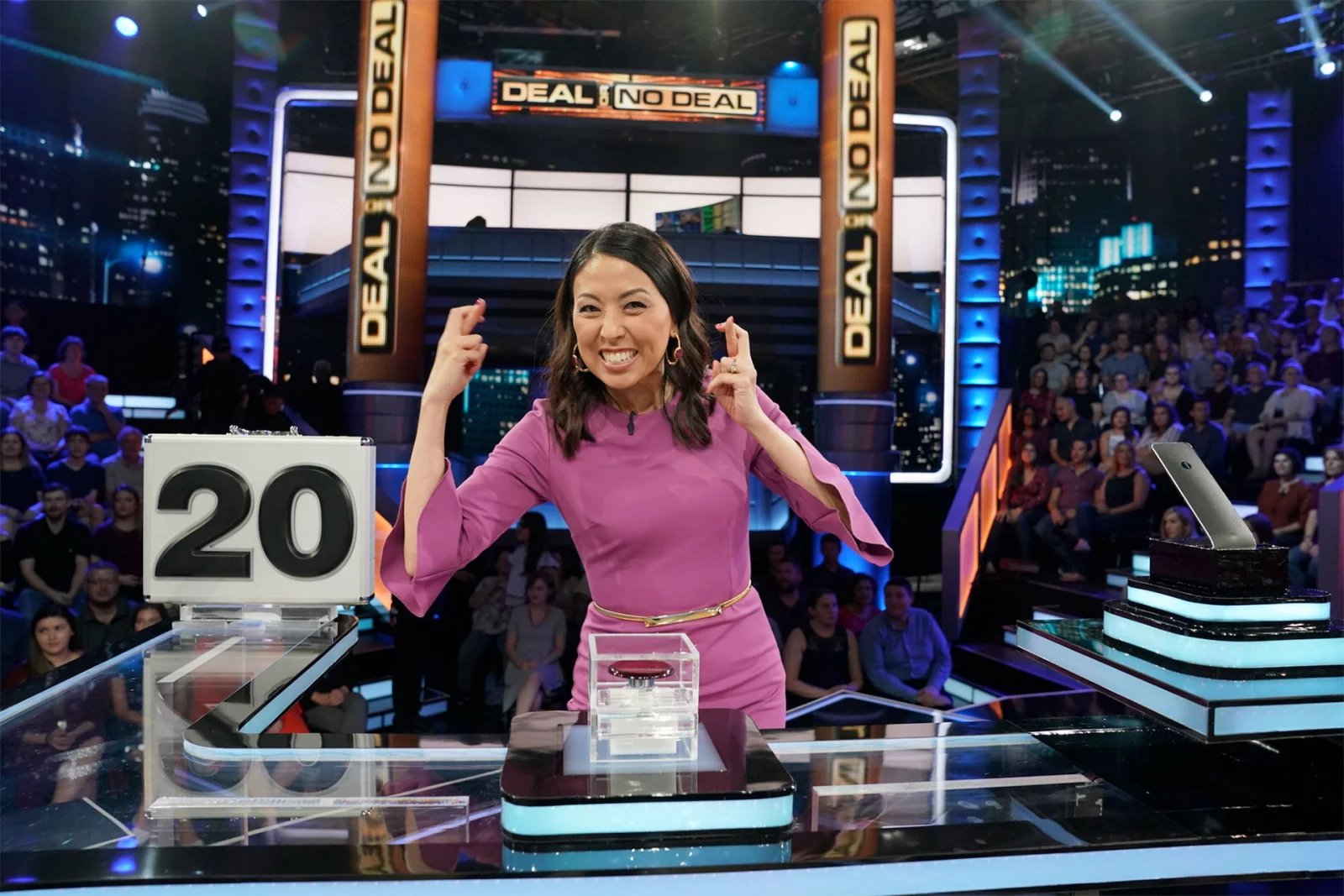 Až pět milionů korun si mohli v letech 2007–2008 odnést soutěžící ve hře Ber nebo neber, kterou moderoval Pavel Zuna a vysílala ji televize Prima. Od té doby se mezinárodní formát Deal or No Deal na českých obrazovkách neobjevil. Zafungoval ovšem na diváky v Bulharsku, v Itálii mohou zájemci soutěžit na veřejnoprávní stanici RAI, vysílá se také v Austrálii.