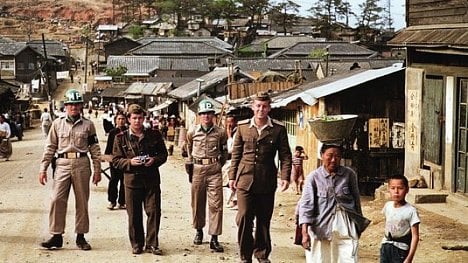 Náhledový obrázek - Se samopalem v Koreji. Zapomenutá historie české armády v KLDR