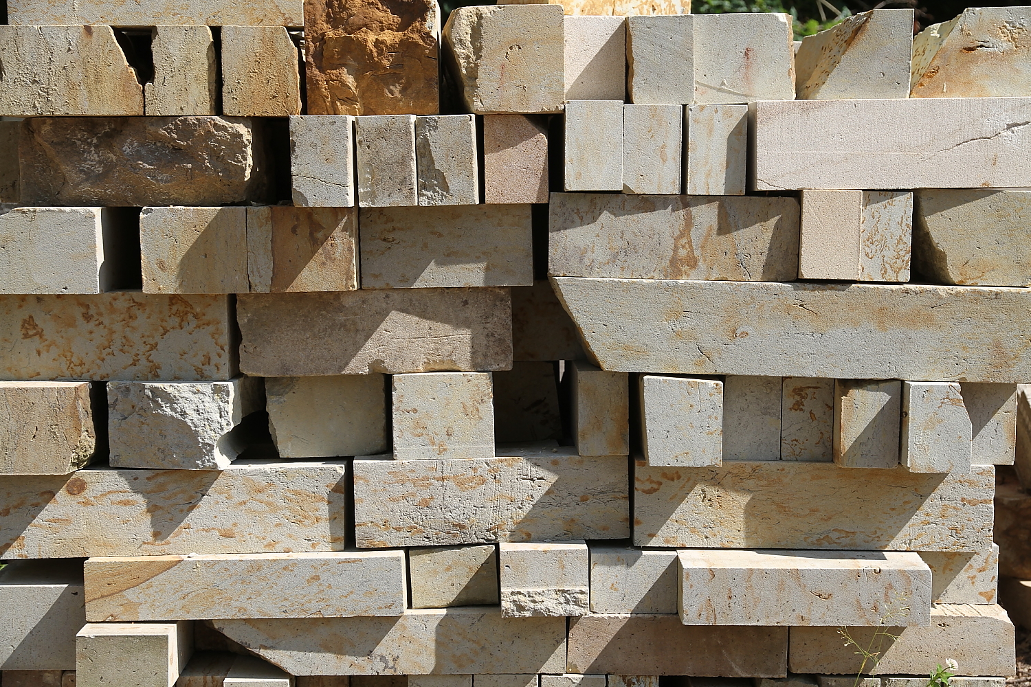 Kameník Jan Brož chce vrátit dobré jméno pískovcovému lomu.