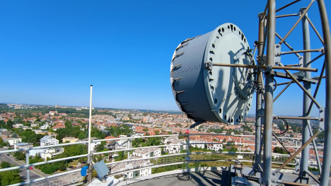 Gigabitový internet vzduchem v Česku už je skoro zde, stát uvolňuje klíčové frekvence