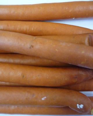 Trampské cigáro. Kategorie: Nebezpečné potraviny. Nevyhovující parametr: vzhled, vzhled povrchu, vůně, plísně okem viditelné. Povrch výrobku byl oslizlý, lepkavý, netypicky svraštělý, s viditelnými koloniemi nežádoucích bílých plísní. Výrobek zapáchal po kažení. Při kontrole nebyly zjištěny nevyhovující teplotní podmínkyskladování tohoto výrobku. Výrobek neměl prošlé datum použitelnosti. Výrobce: 	Masokombinát Plzeň s.r.o. Místo kontroly: AHOLD Czech Republic, a.s., Ostrava-Poruba