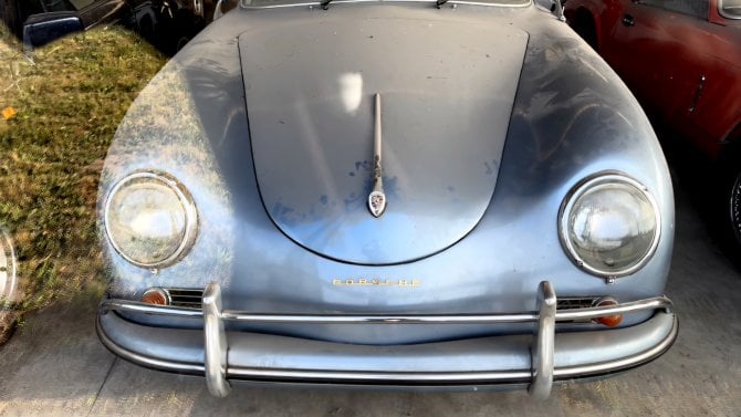 Youtuber našel zapomenutý autosalon, který ukrýval skvosty jako je Porsche 356 nebo Porsche 928
